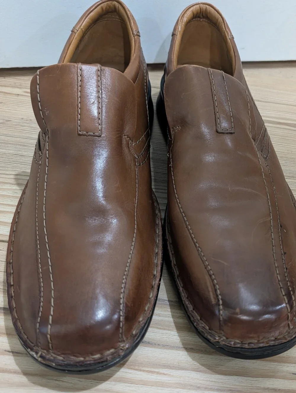Clarks Tan/Brown Leather Slip-On Loafers